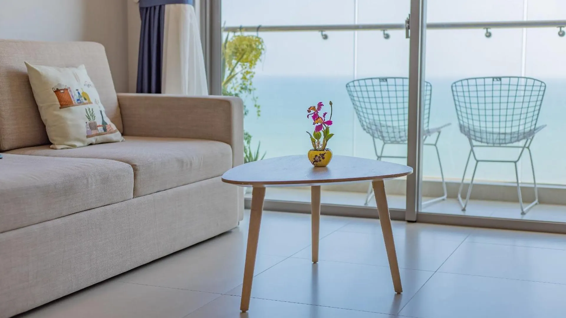 Homestay Vung Tau - Gia Re, Sang Trong Cach Bai Sau 200M 0*,